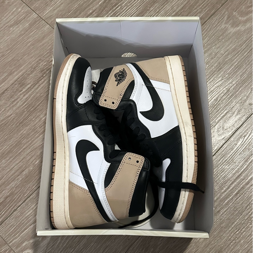Jordan 1 Retro High OG latte sneakers